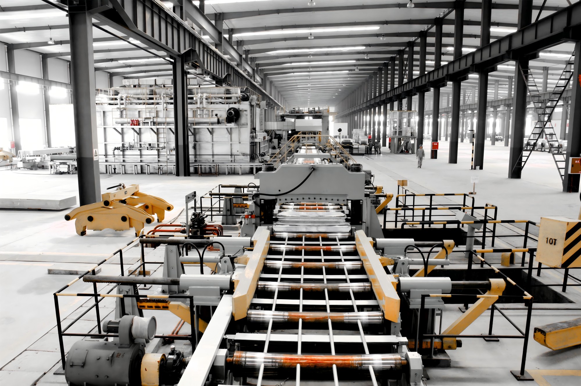 Aluminum checker plate manufacturing